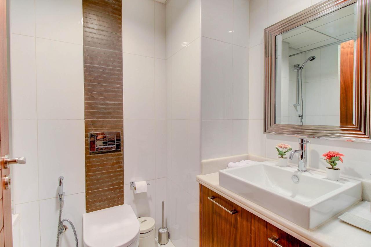 Durrani Homes - Luxurious Studio Near Dubai Mall With Pool View المظهر الخارجي الصورة