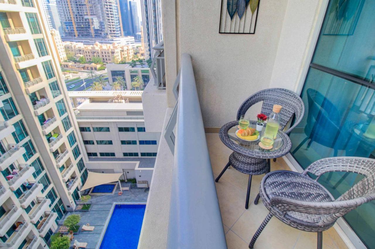 Durrani Homes - Luxurious Studio Near Dubai Mall With Pool View المظهر الخارجي الصورة